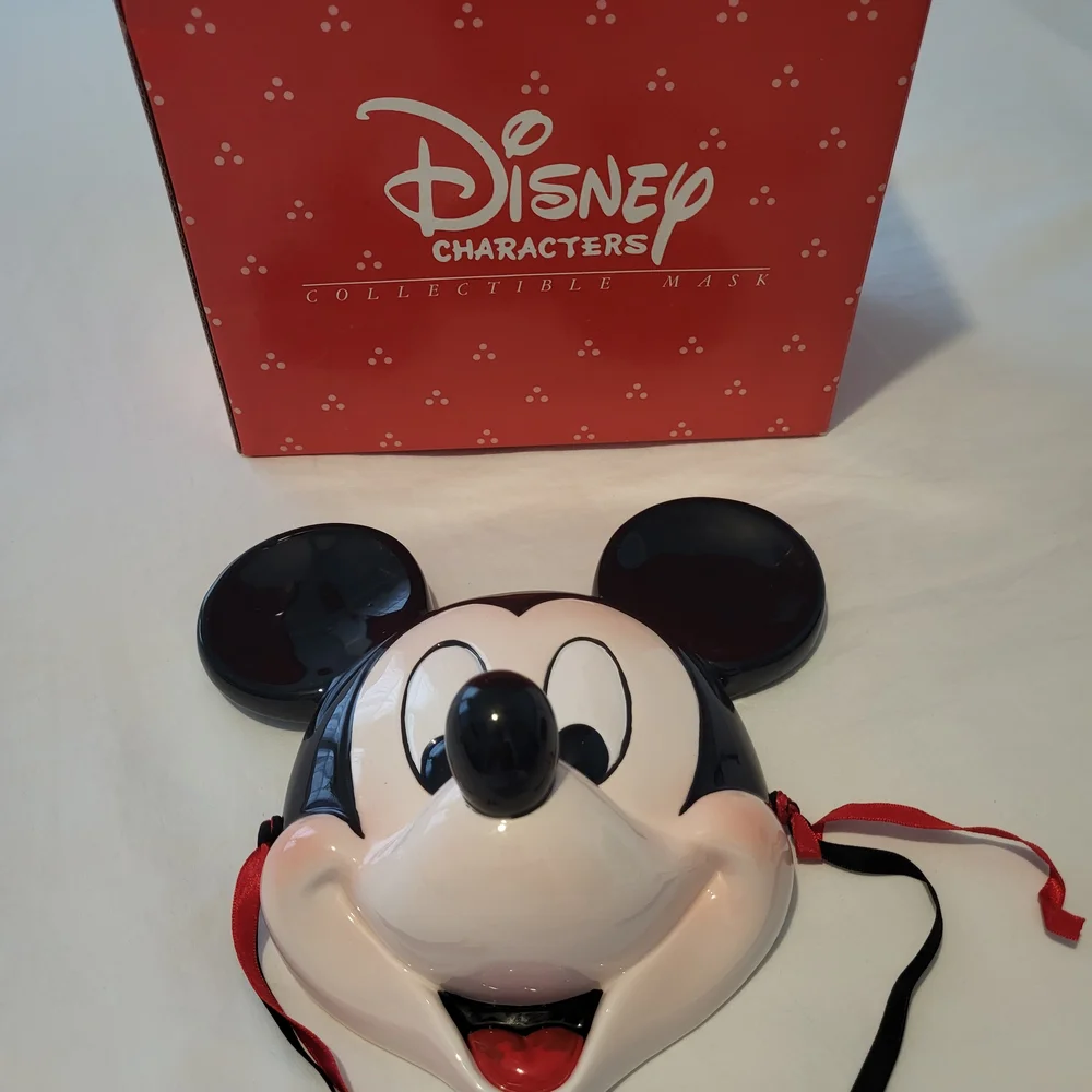 Disney Mickey Mouse Mask with Original Box 8x8 Inches - Picture 1 of 7